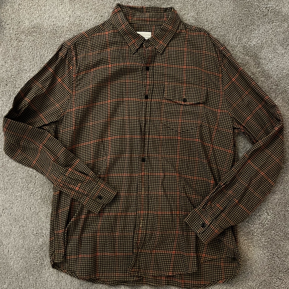 American Eagle button up plaid shirt